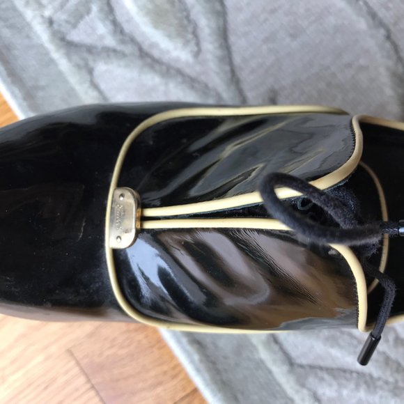 GUCCI NEWTON PATENT PEEP TOE BOOTS - Picture 4 of 5